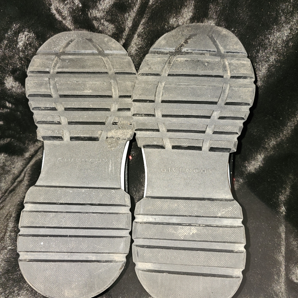 Size 9- 44. Givenchy Specter Runner Black - image 3